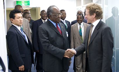 UNU rector Konrad Osterwalder welcomes Namibian president Hifikepunye Pohamba